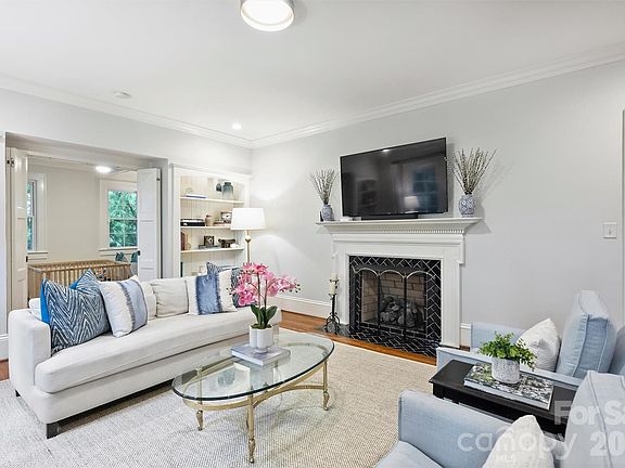 4th image of 614 Olde Cotswold Ct