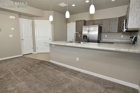 3 bed, 2.5 bath, 1512 sqft, $1,899 — Photo 3