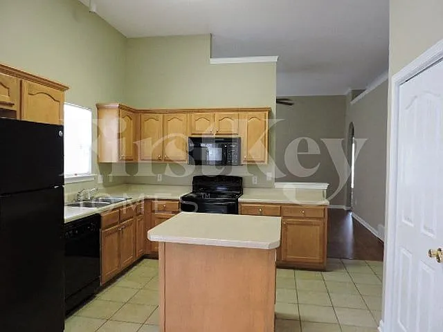 1177 Travers Ln — Photo 8