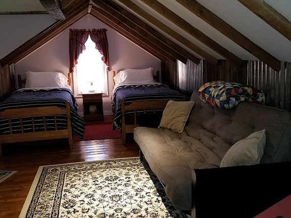 Upstairs Loft with twin beds