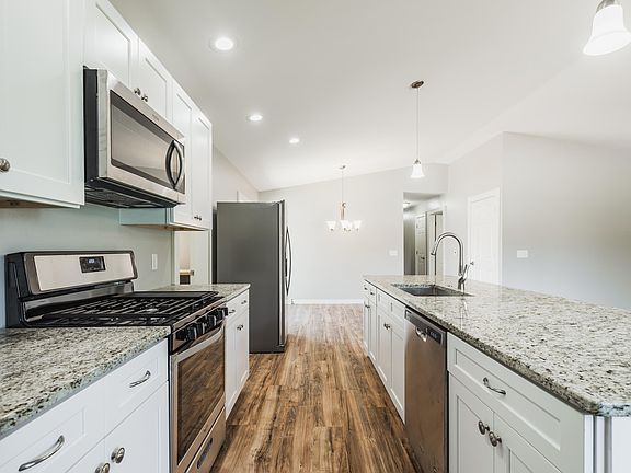 3rd image of 1435 W 2nd Ave