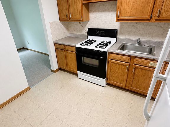 5th image of 2545 Kenilworth Rd #11