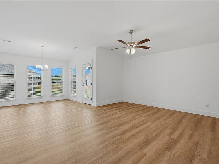 5089 Vista Ave — Photo 11