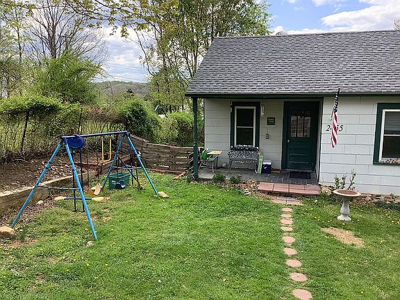 2nd image of 2455 Hawthorne Ave