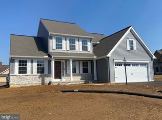 54 Strathford Dr, Lebanon, PA 17042