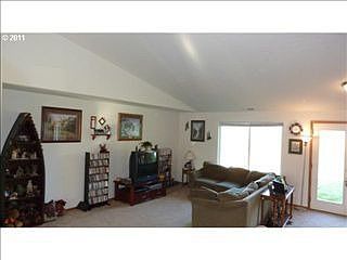 5th image of 17617 NE 396th St