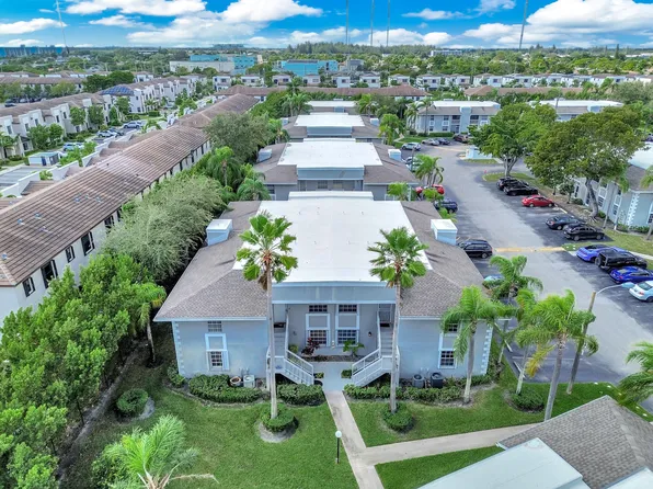 454 NE 210th Cir Terrace #103-7b, Miami, FL 33179