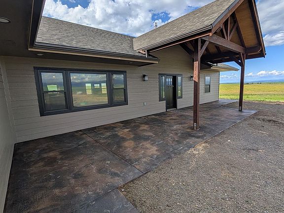 3rd image of 215 Angus Ranch Rd