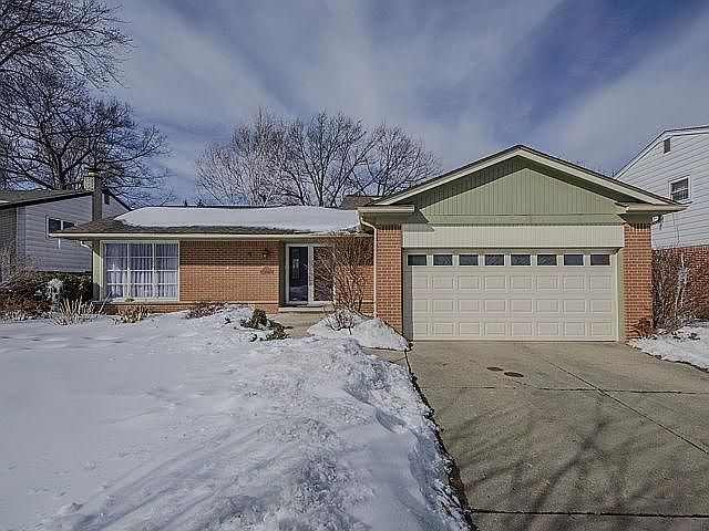 1st image of 41182 Crestwood Dr