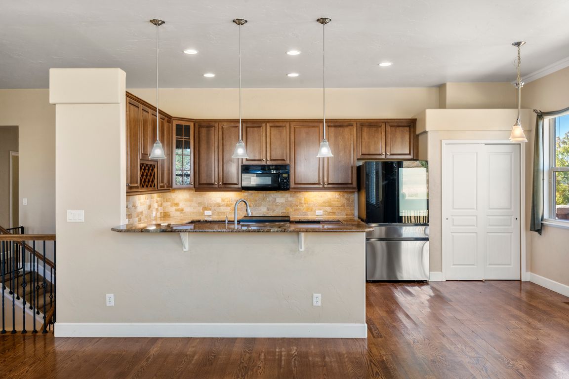 next background image