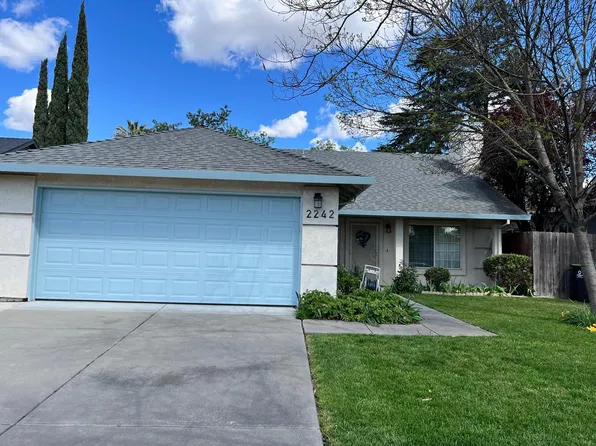 2242 Clipper Ln, Stockton, CA 95204