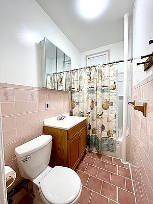 5th image of 3411 42nd St APT 1