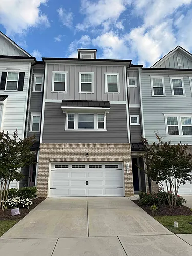 1065 Larabee Ln Photo 1