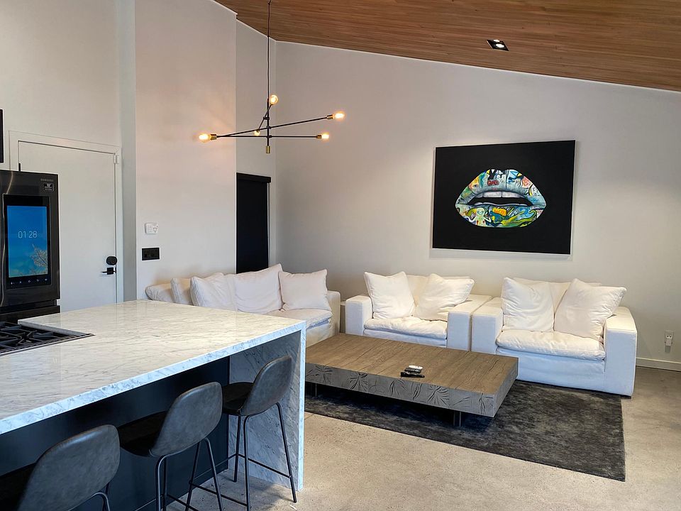 Living room & Kitchen