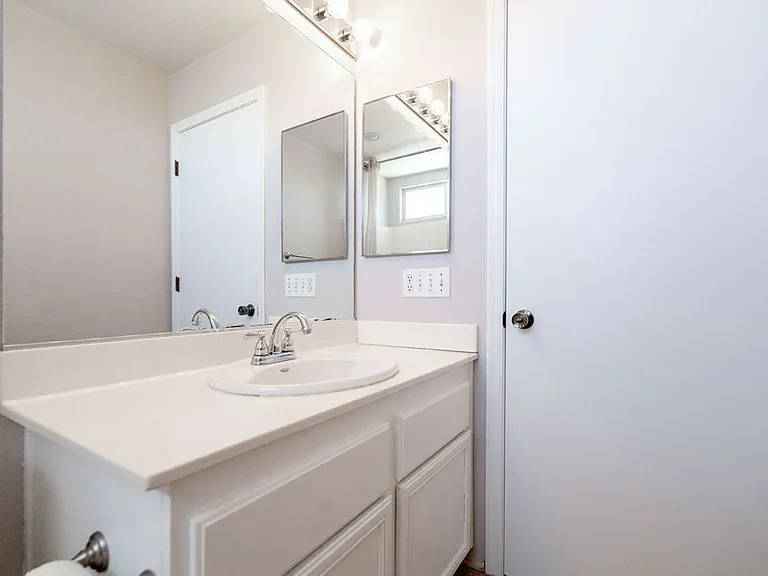 1109 Devon Downs Ave — Photo 37