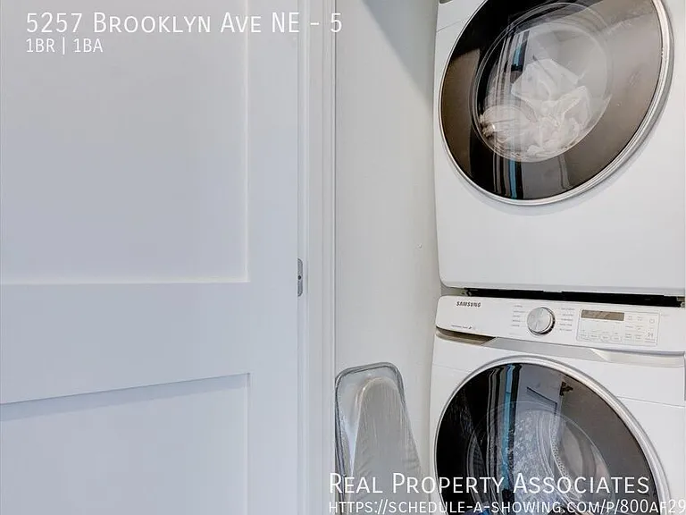 5257 Brooklyn Ave NE #5 — Photo 7