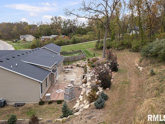 3rd image of 1215 Waverly Rd