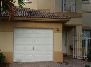 827 NW 170th Ter, Pembroke Pines, FL 33028