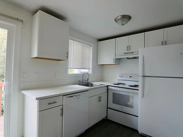 5111 SW Beaverton Hillsdale Hwy — Photo 4