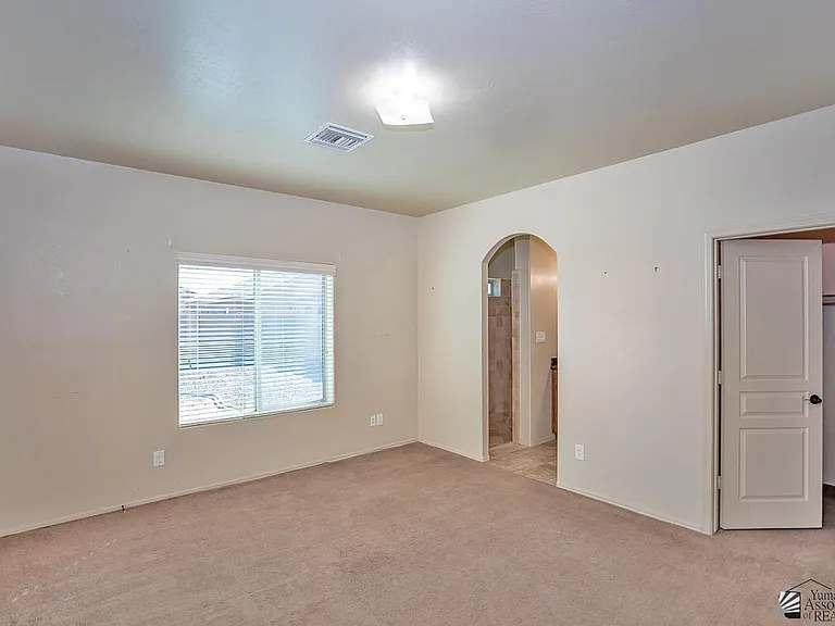 2545 S 41st Ave — Photo 14