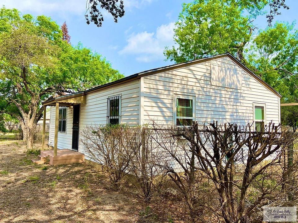 1st image of 402 W Sugar Cane Dr