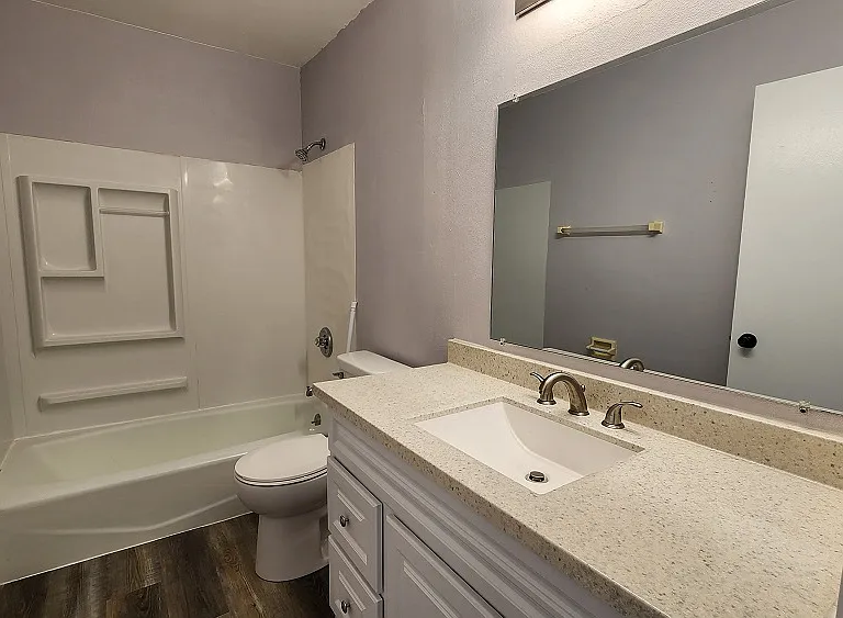 1036 Meadow St. - 2bed/1bath units — Photo 6