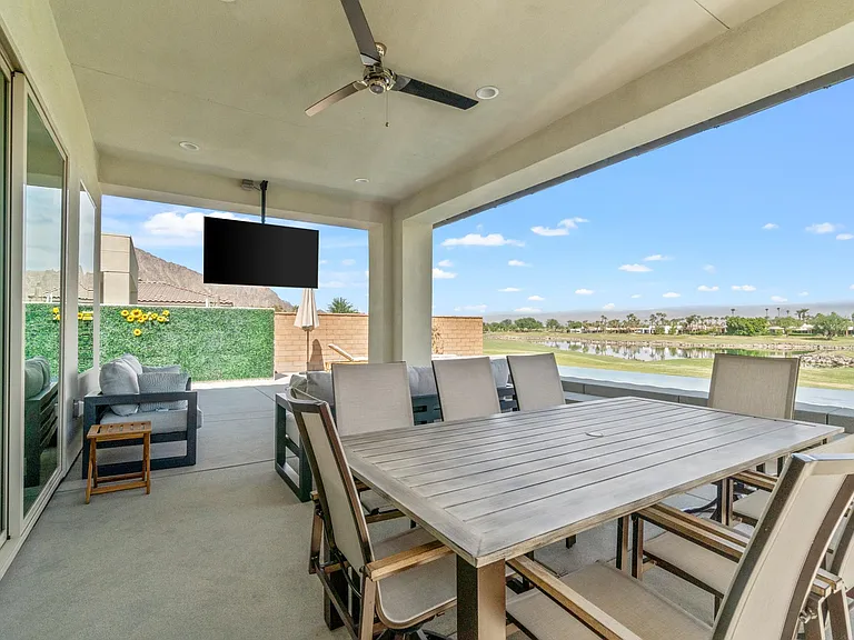Outdoor Patio Table Seating for 8
