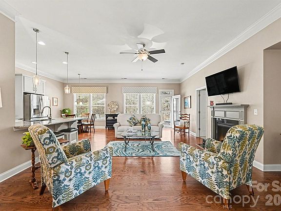5th image of 3059 Cricket Ln