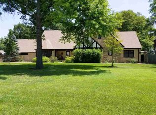 910 N Grandview Ave, Newton, KS 67114