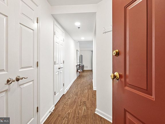 5th image of 610 N West St APT 405