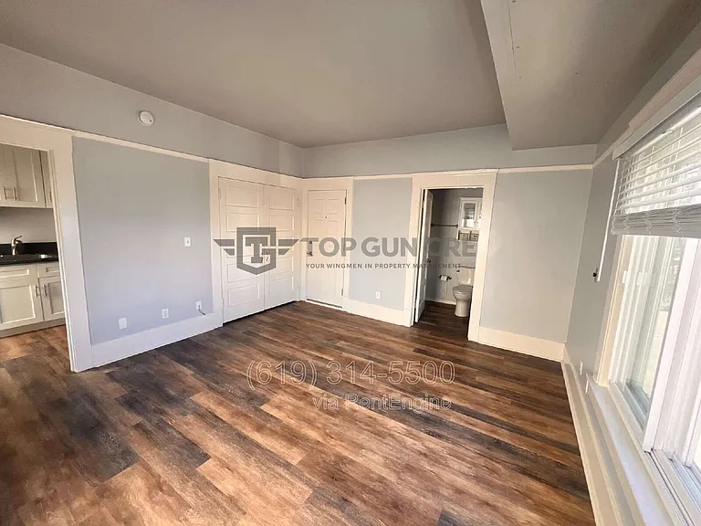134 W Hawthorn St #17 — Photo 1