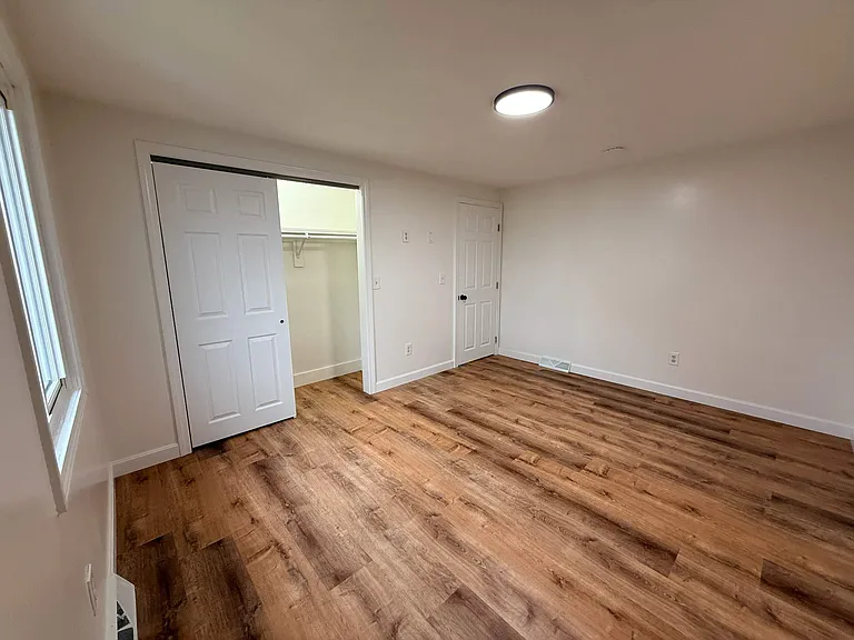 303 Chestnut St — Photo 8