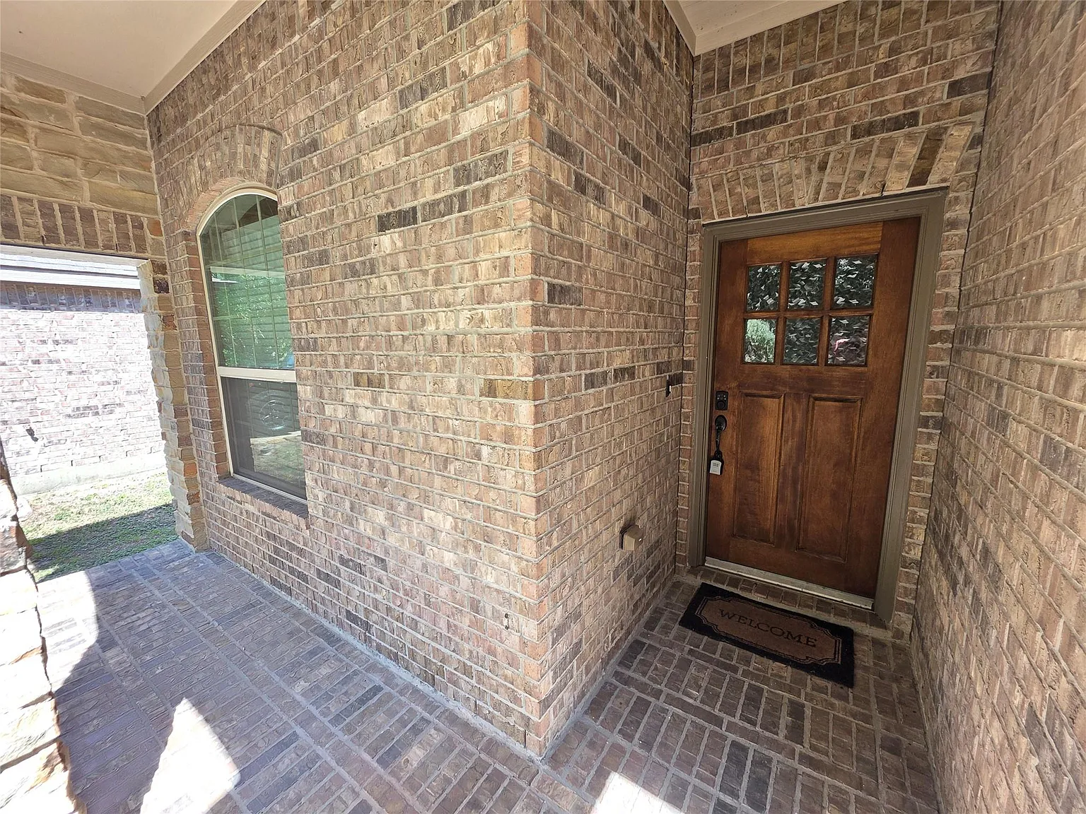 3 bed, 2.0 bath, 1636 sqft, $2,550 — Photo 3