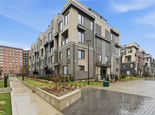 3425 Ridgeway Dr #10, Mississauga, ON