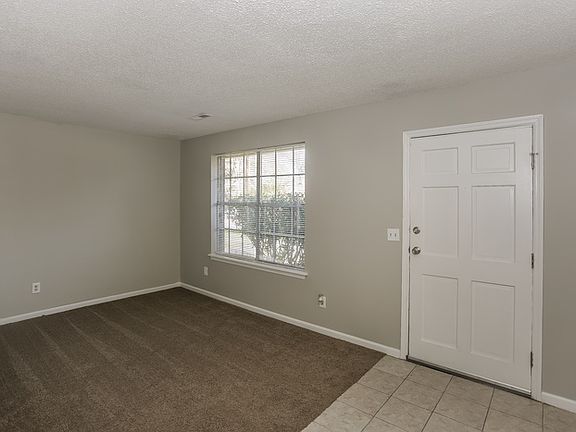 5th image of 4477 Jenwood St