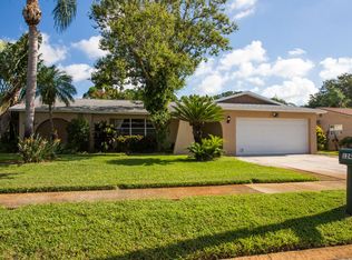 12455 Monarch Cir, Seminole, FL 33772