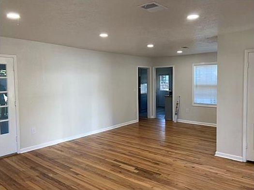 5th image of 2213 Portsmouth St