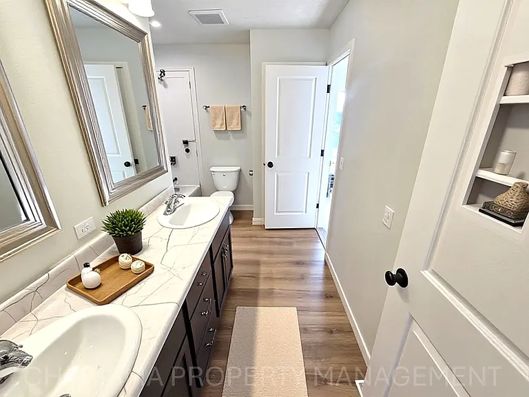 Tunis Drive Townhomes — Photo 16