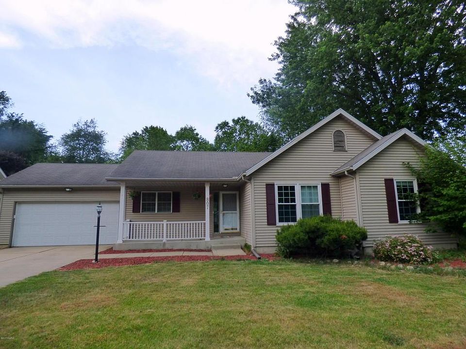 1st image of 807 Kensington Dr