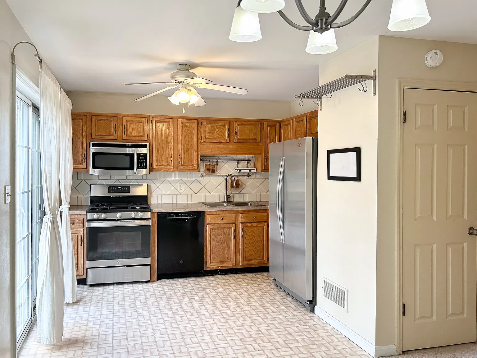 2 bed, 960 sqft, $1,595 — Photo 4