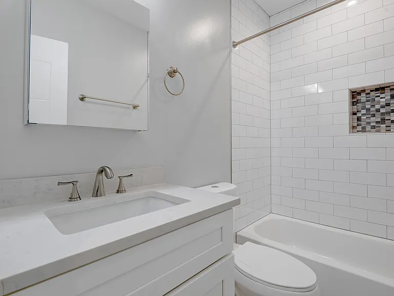 1105 7th St NE #2 — Photo 15