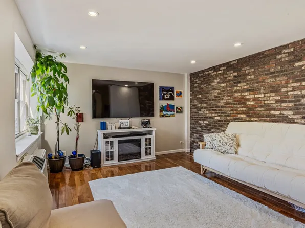 144-55 Melbourne Avenue image 5 of 23