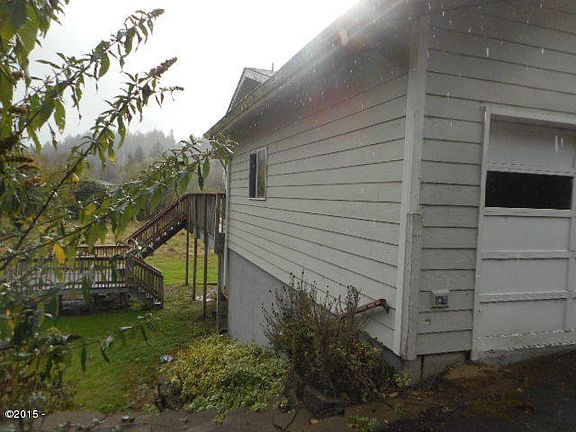 3rd image of 2506 SE Schooner Creek Rd
