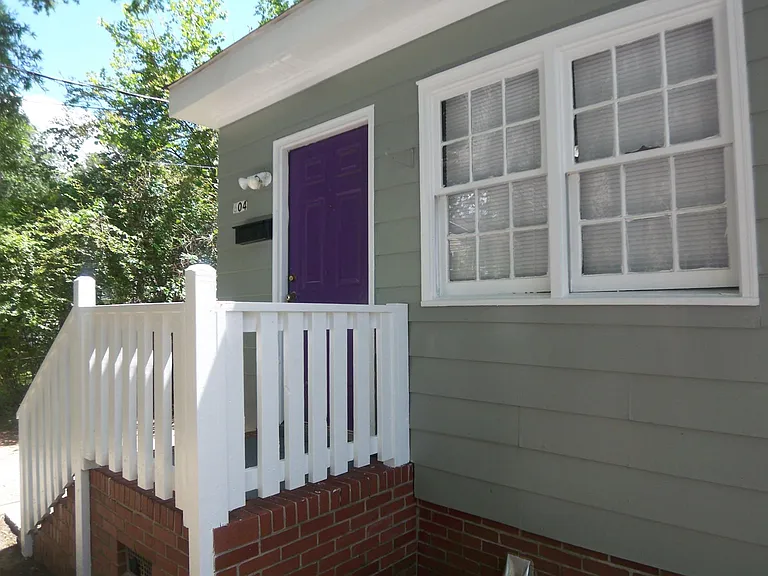 604 Avery St — Photo 3