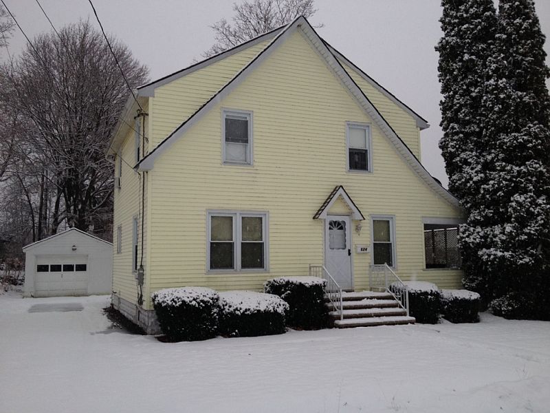 1st image of 624 Marcella St