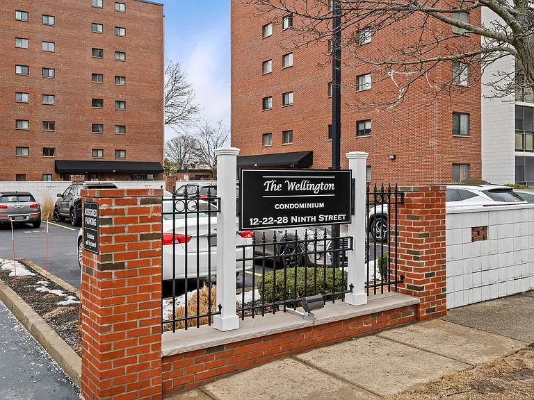 12 9th St #502 — Photo 35