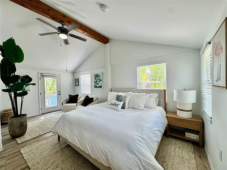 6980 Poinsetta Ave — Photo 4