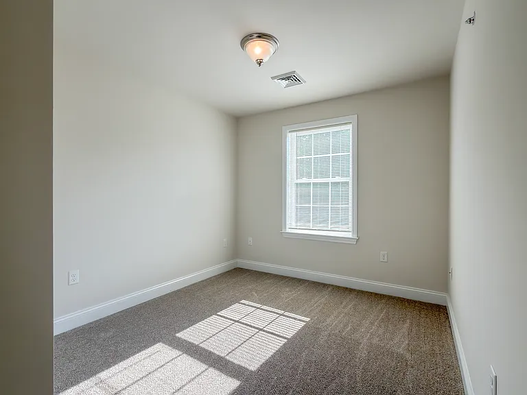 141 Cedarwood Dr — Photo 16