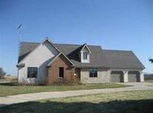 1031 N Osseo Rd, Hillsdale, MI 49242