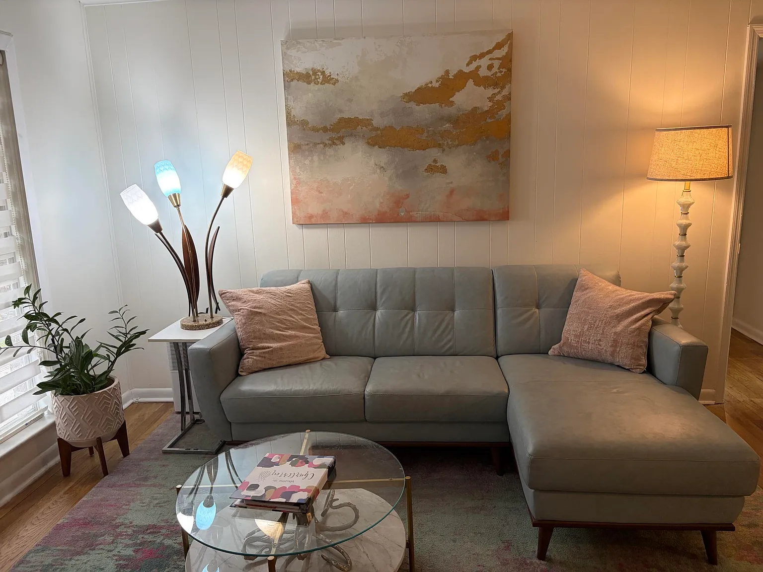 2 bed, 1.0 bath, 734 sqft, $2,500 — Photo 3